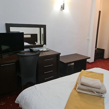 Hotel Magic Gt Trivale Πιτέστι Εξωτερικό φωτογραφία