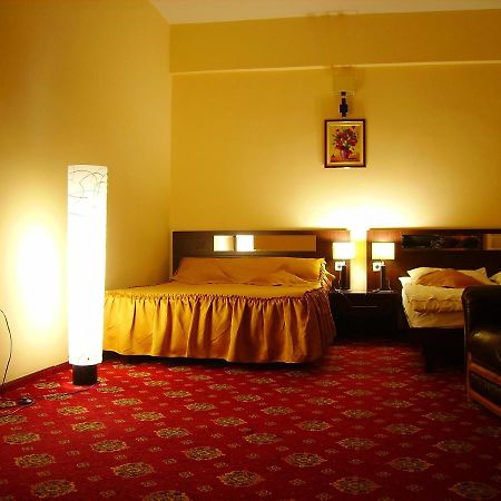 Hotel Magic Gt Trivale Πιτέστι Εξωτερικό φωτογραφία