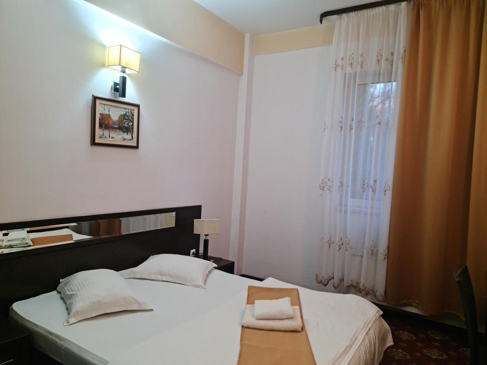 Hotel Magic Gt Trivale Πιτέστι Εξωτερικό φωτογραφία
