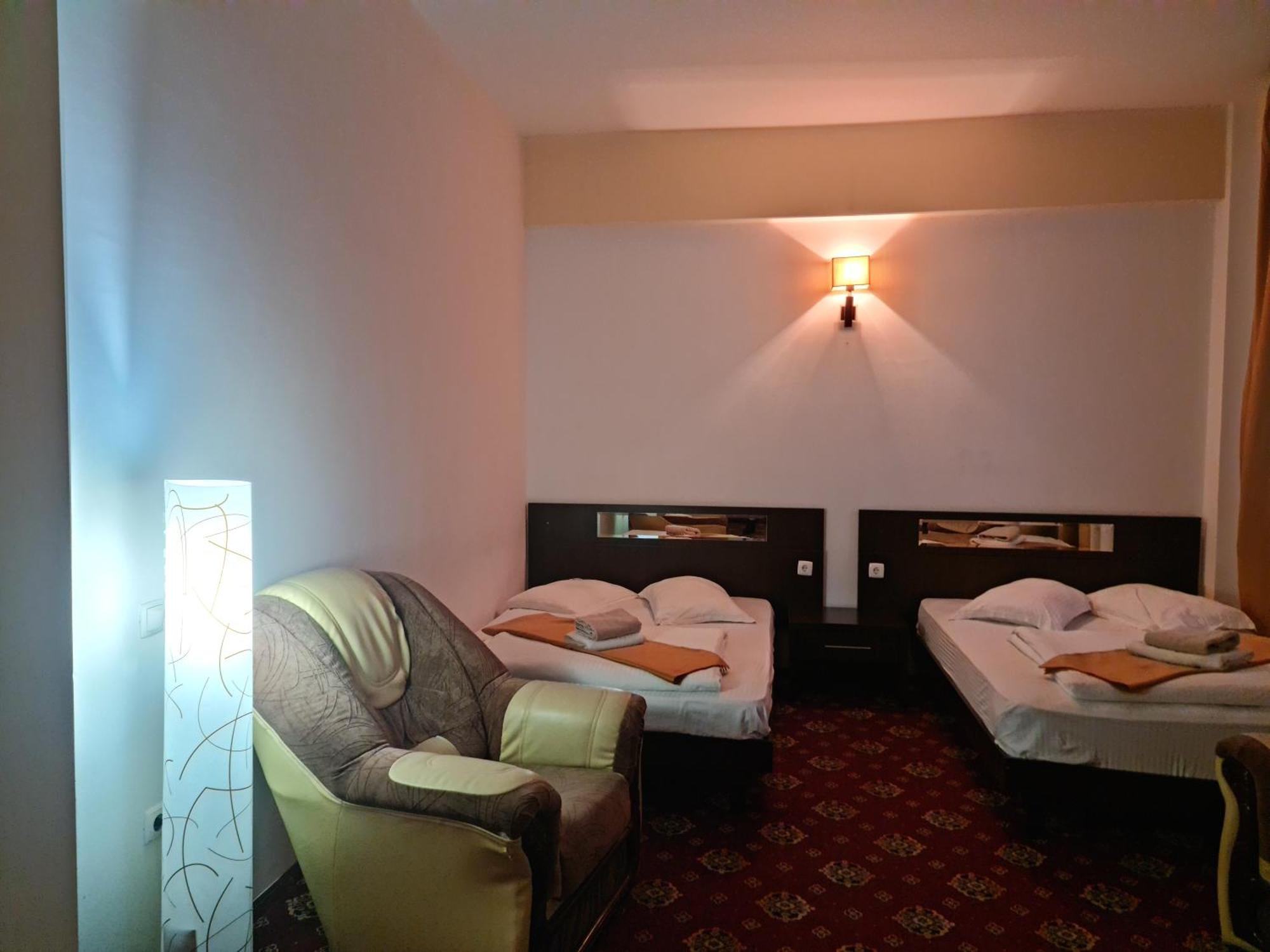 Hotel Magic Gt Trivale Πιτέστι Εξωτερικό φωτογραφία