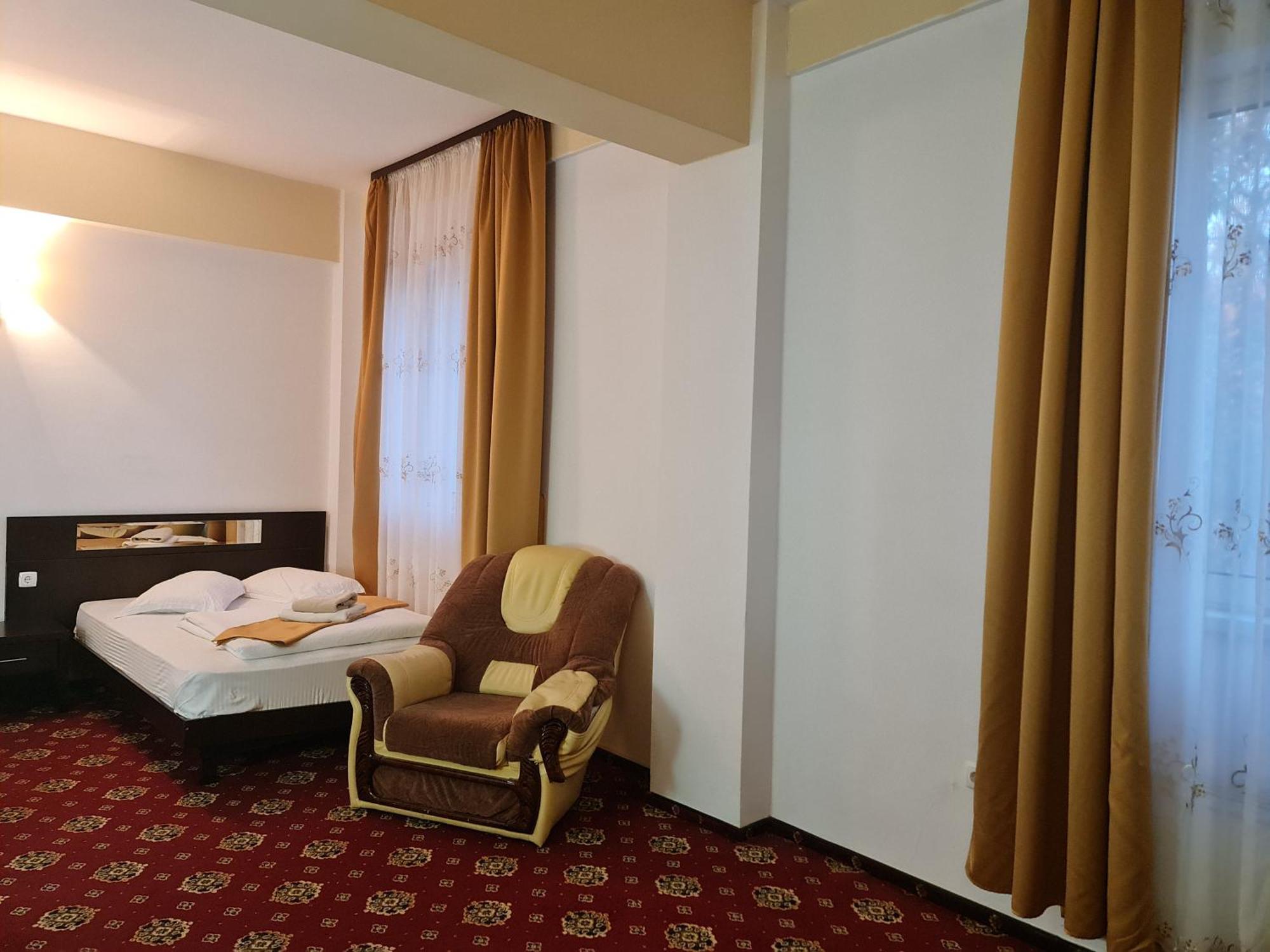 Hotel Magic Gt Trivale Πιτέστι Εξωτερικό φωτογραφία