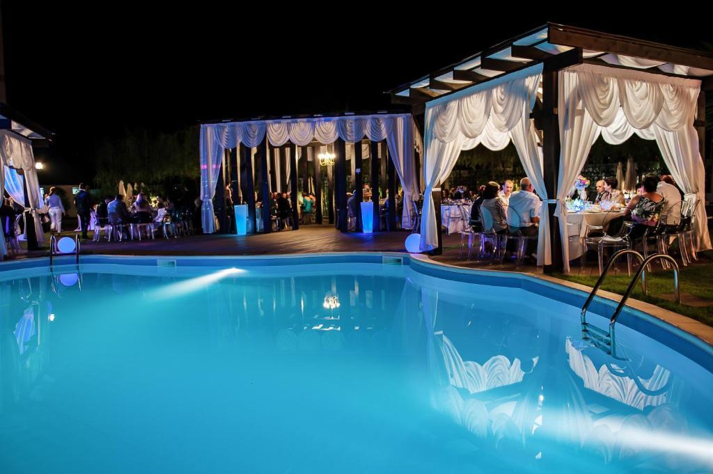 Hotel Magic Gt Trivale Πιτέστι Εξωτερικό φωτογραφία